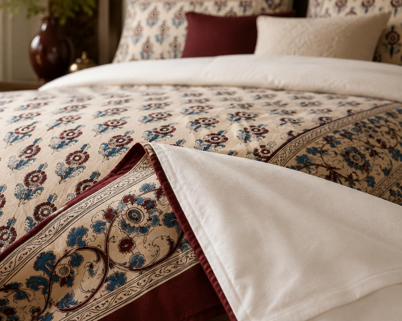 Framed Heritage Duvet Cover Set – 8 Colourways, Single to Emperor (view 3)