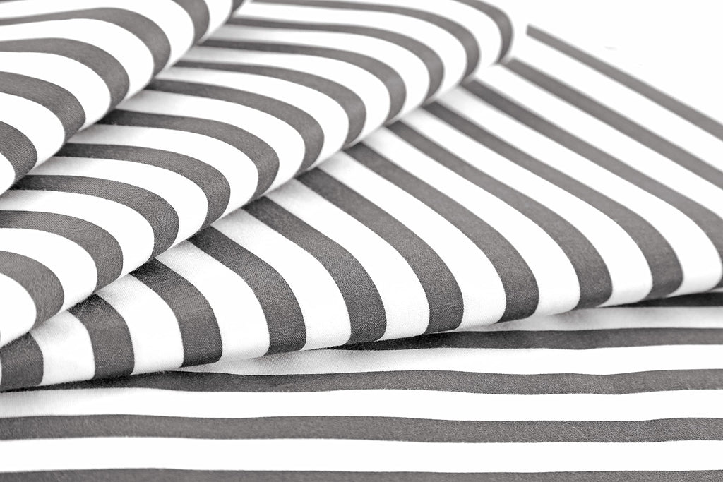 Plain Duvet Cover Set – 3 Colours, Single to King (view 5)